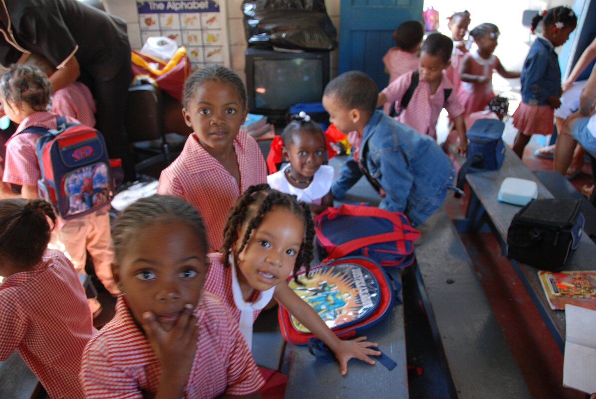 A visit to a guest,- supported school